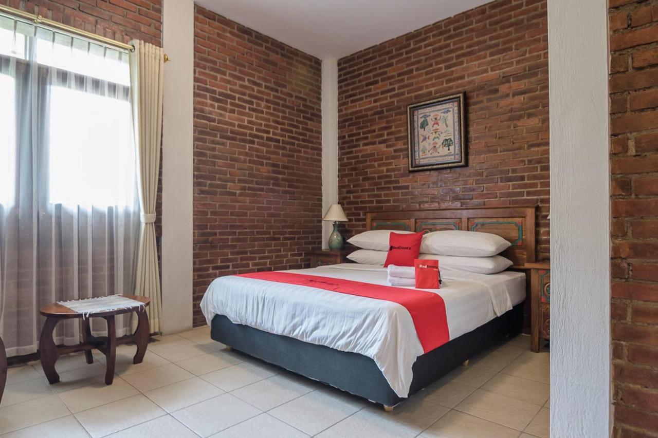 Wisma tamu Reddoorz Syariah Near Exit Toll Pasteur 2 Bandung
